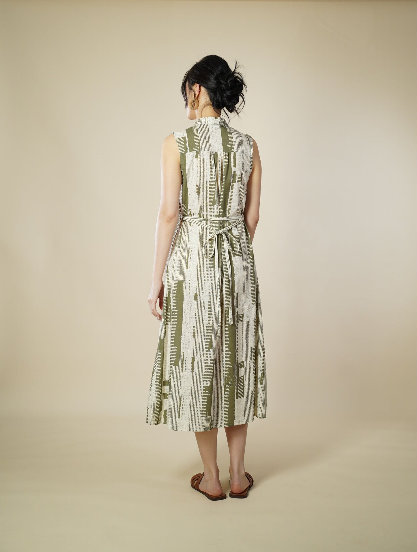 Printed Sleeveless Midi Dress