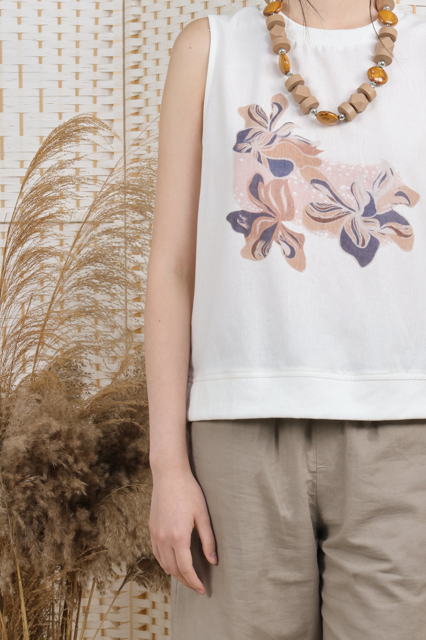 Sleeveless Top With Rib