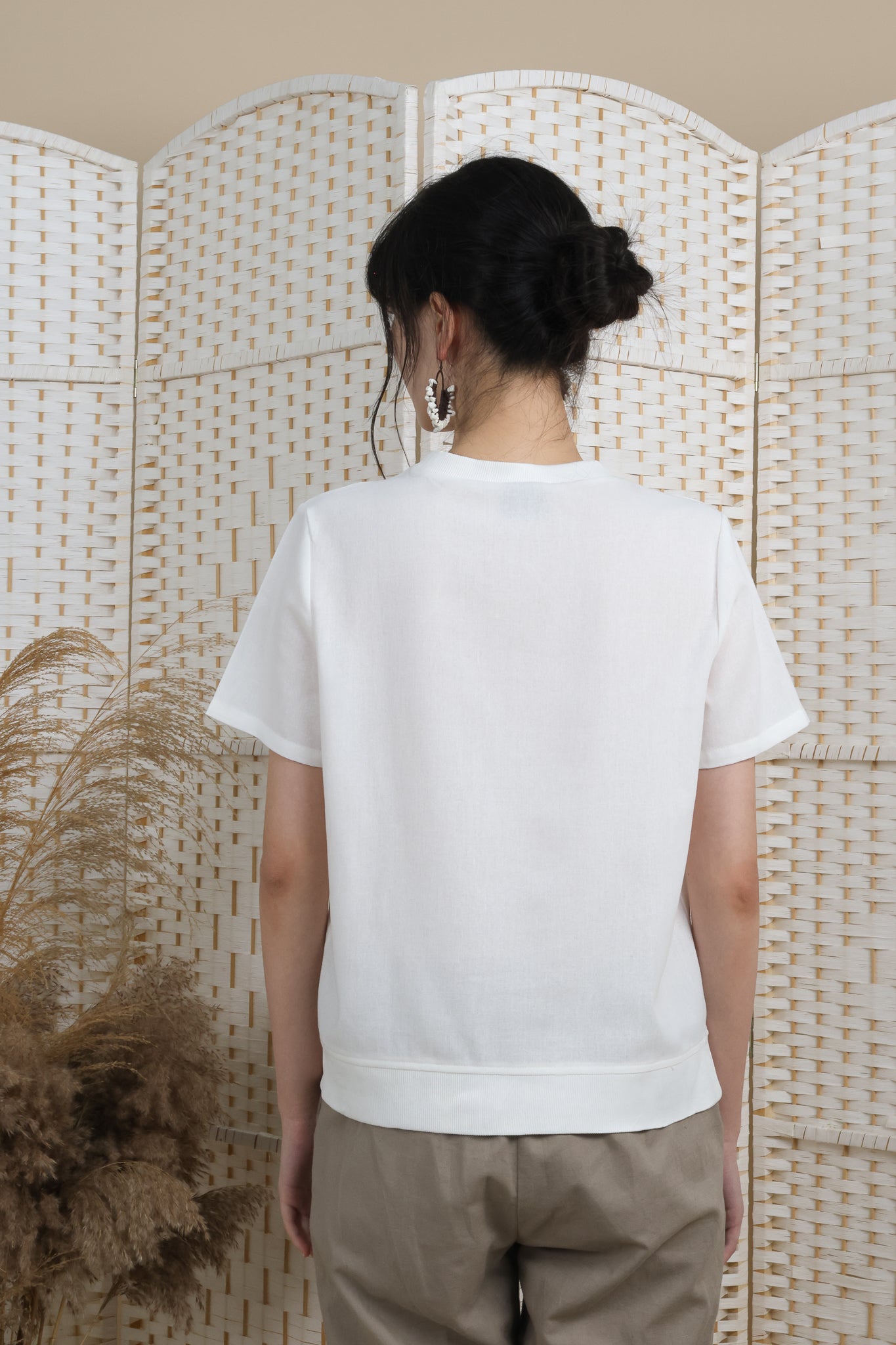 Asymmetrical Hemline Blouse With Rib
