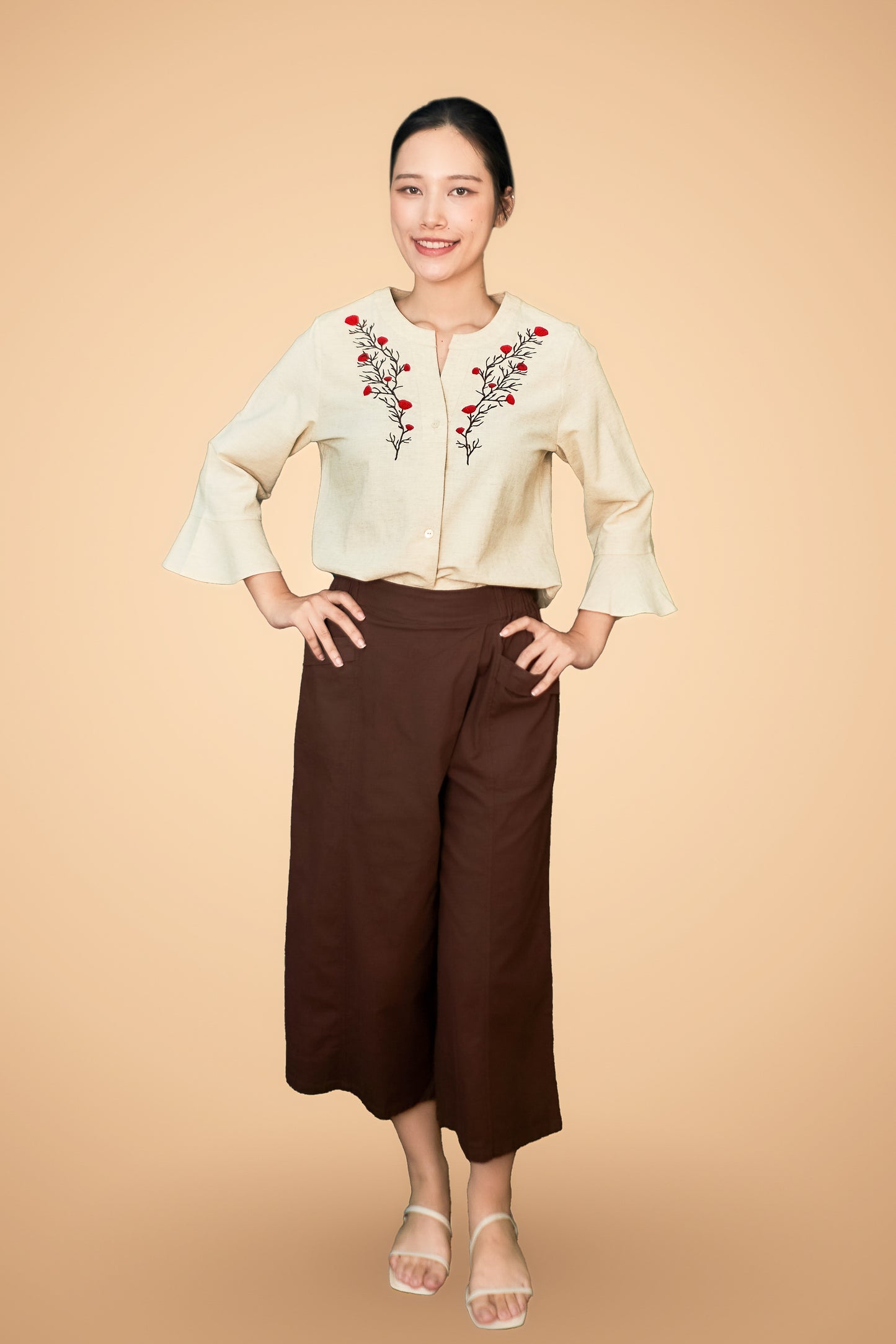 Embroidered 3/4 Sleeve Top