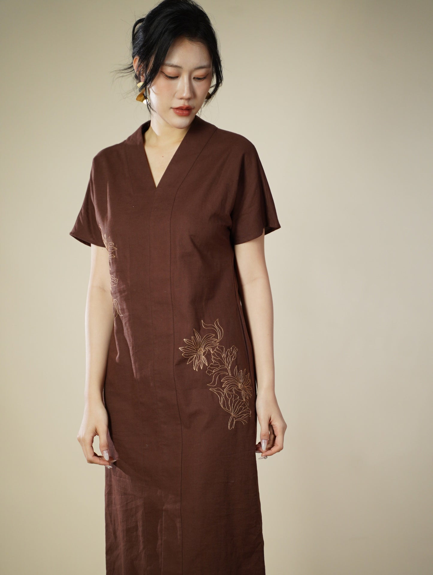 Embroidered Capped Sleeve Midi Dress