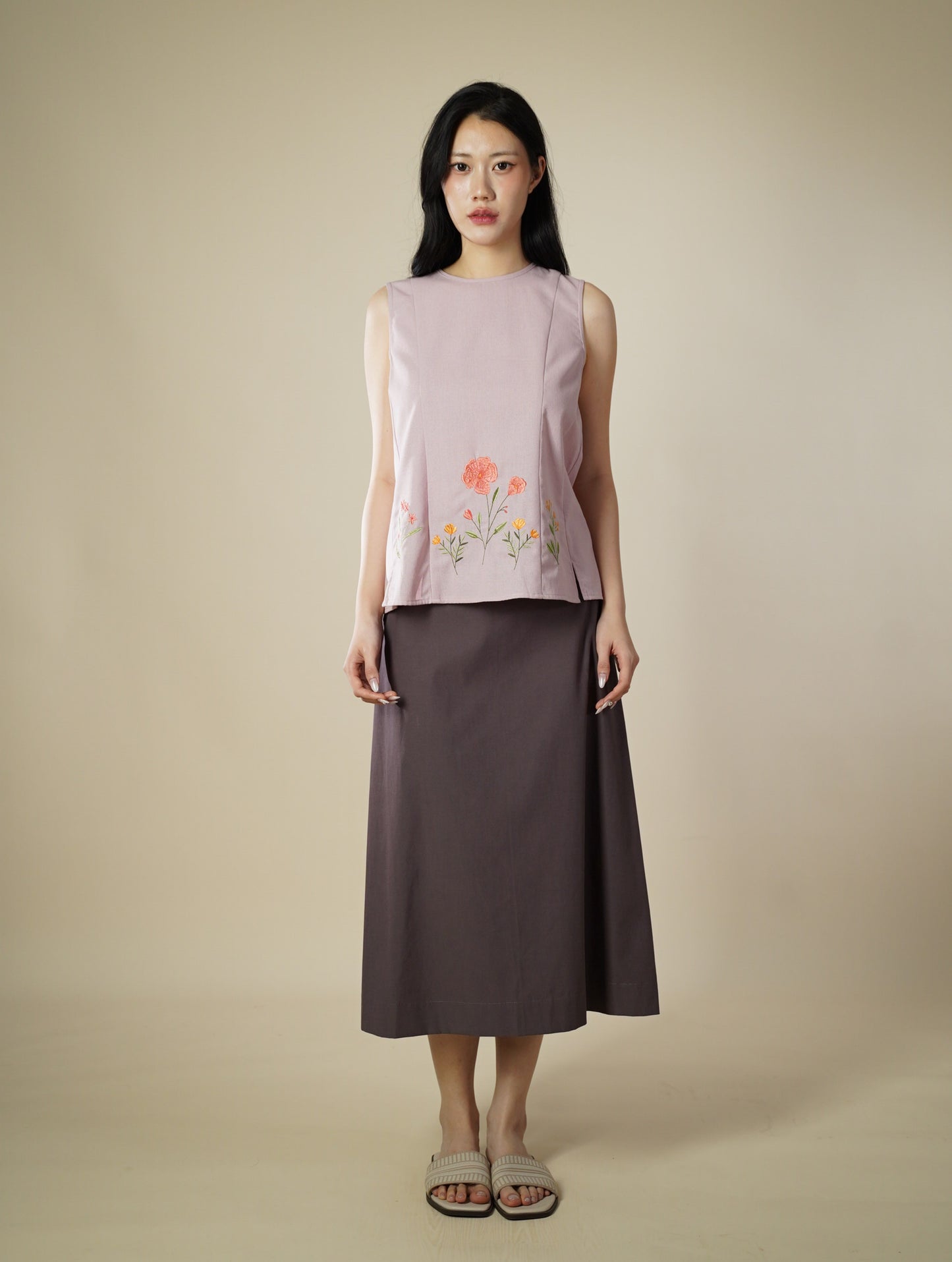 Embroidery Sleeveless Top