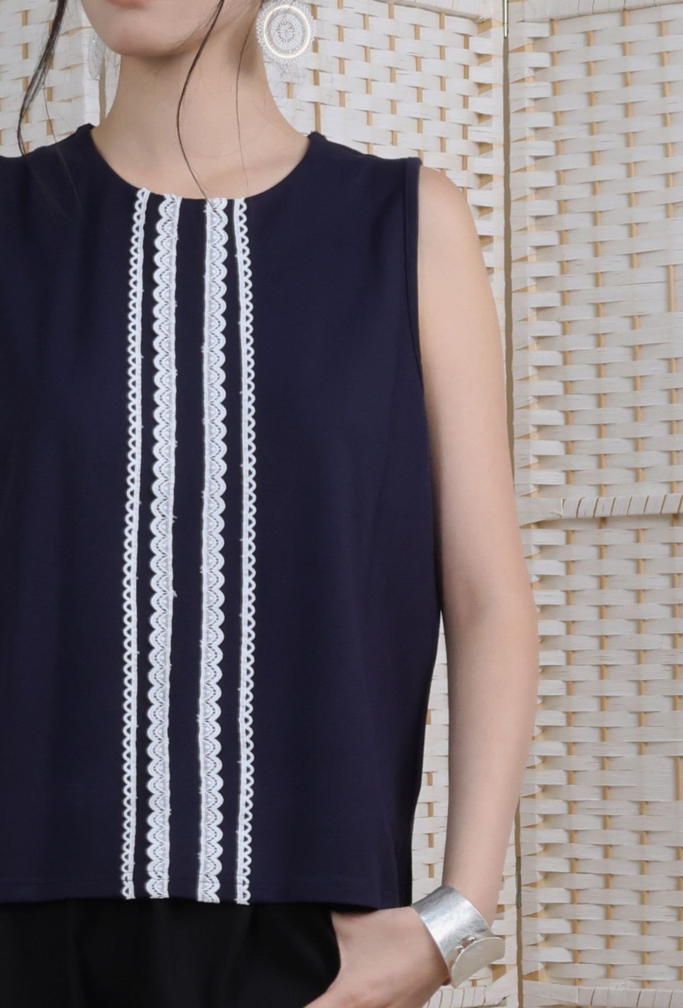 Sleeveless Top With Trims