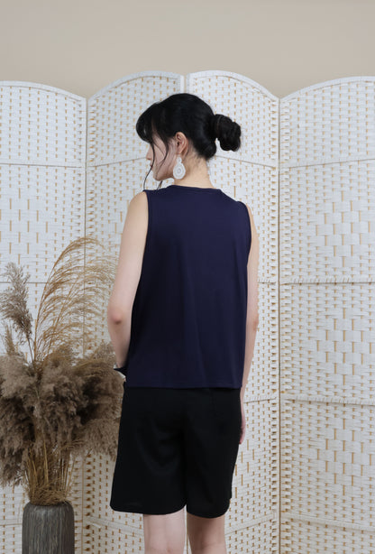Sleeveless Top With Trims