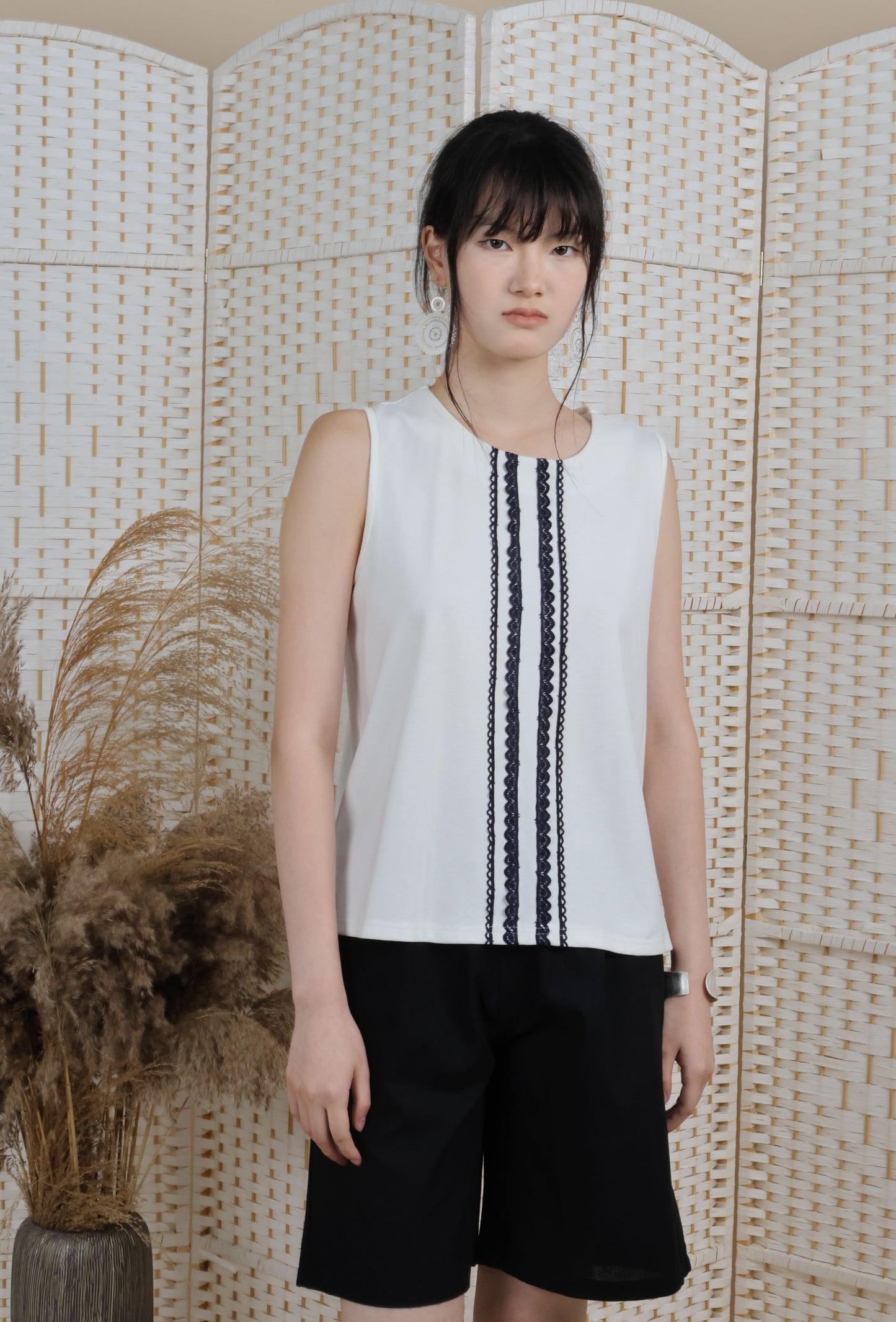 Sleeveless Top With Trims