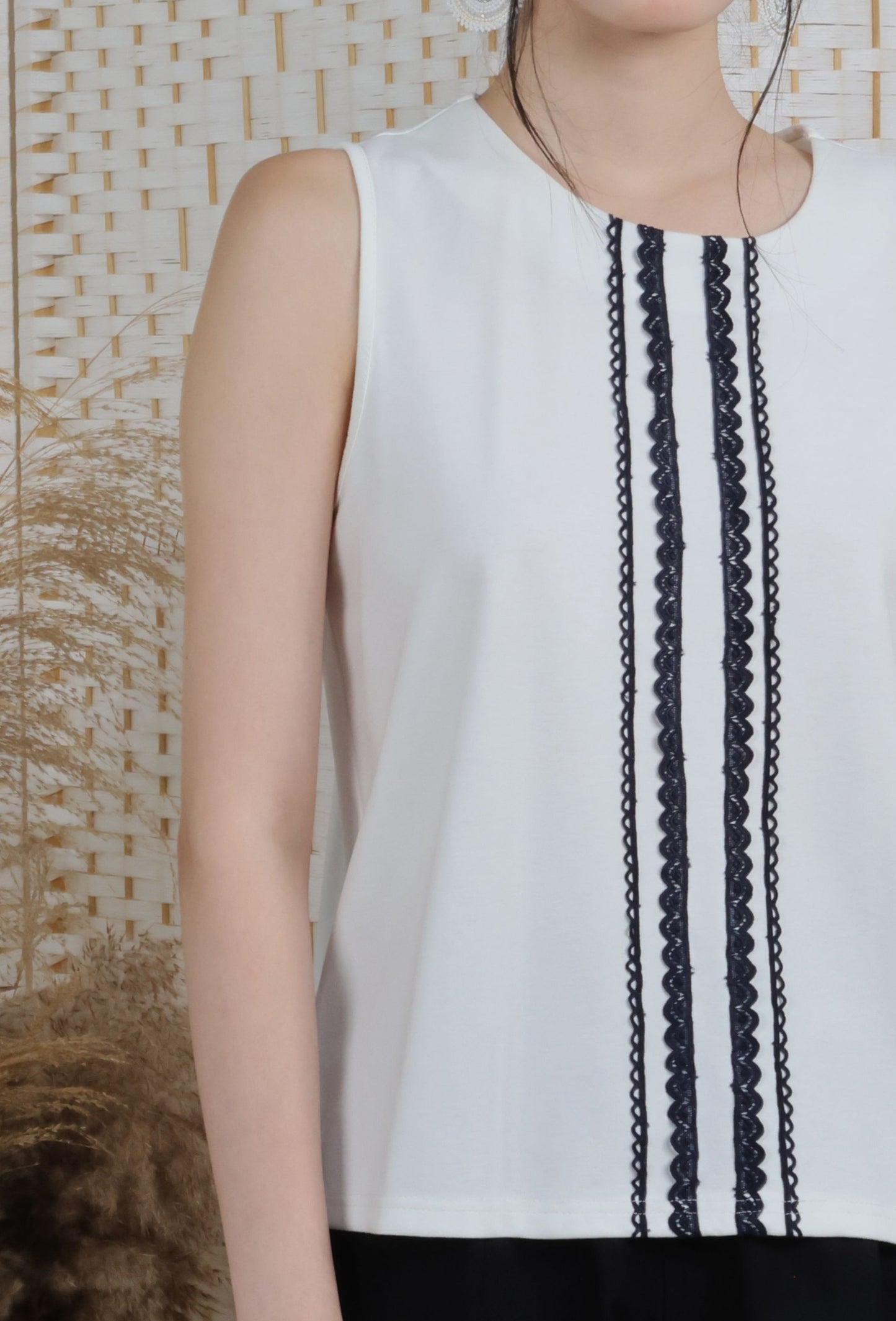 Sleeveless Top With Trims