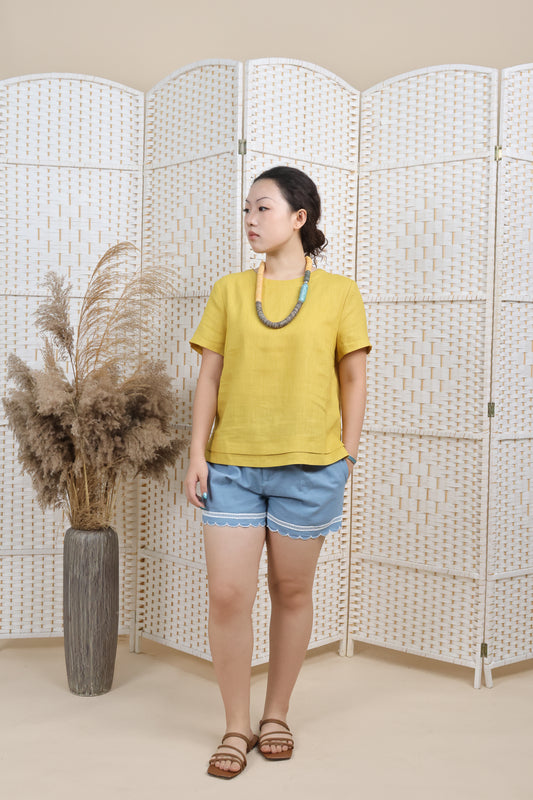 Essential Linen Blouse With Pleated Hem