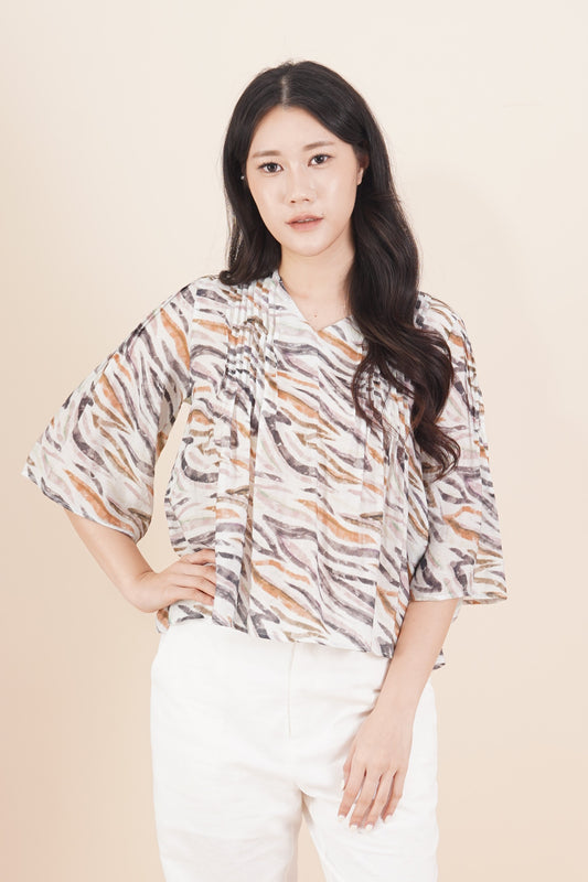 V Neck Printed 3/4 Sleeve Top