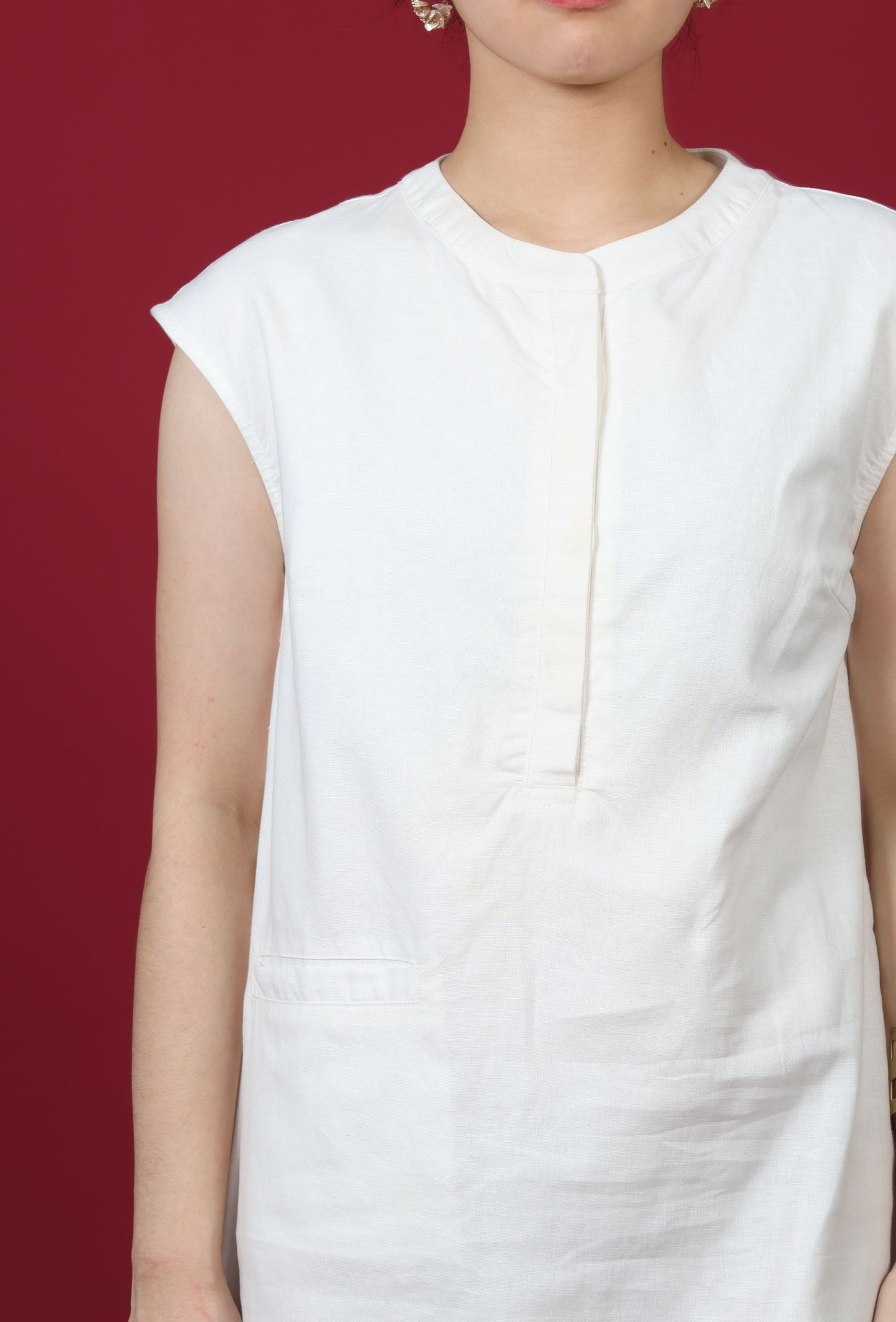 Sleeveless Mandarin Collar