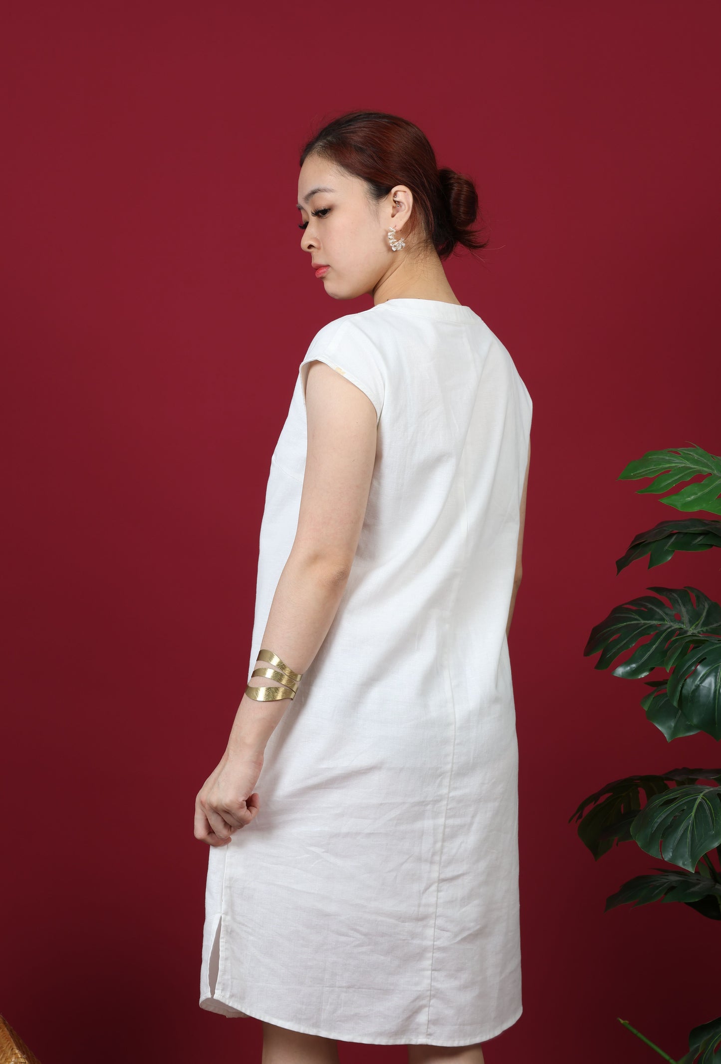 Sleeveless Mandarin Collar