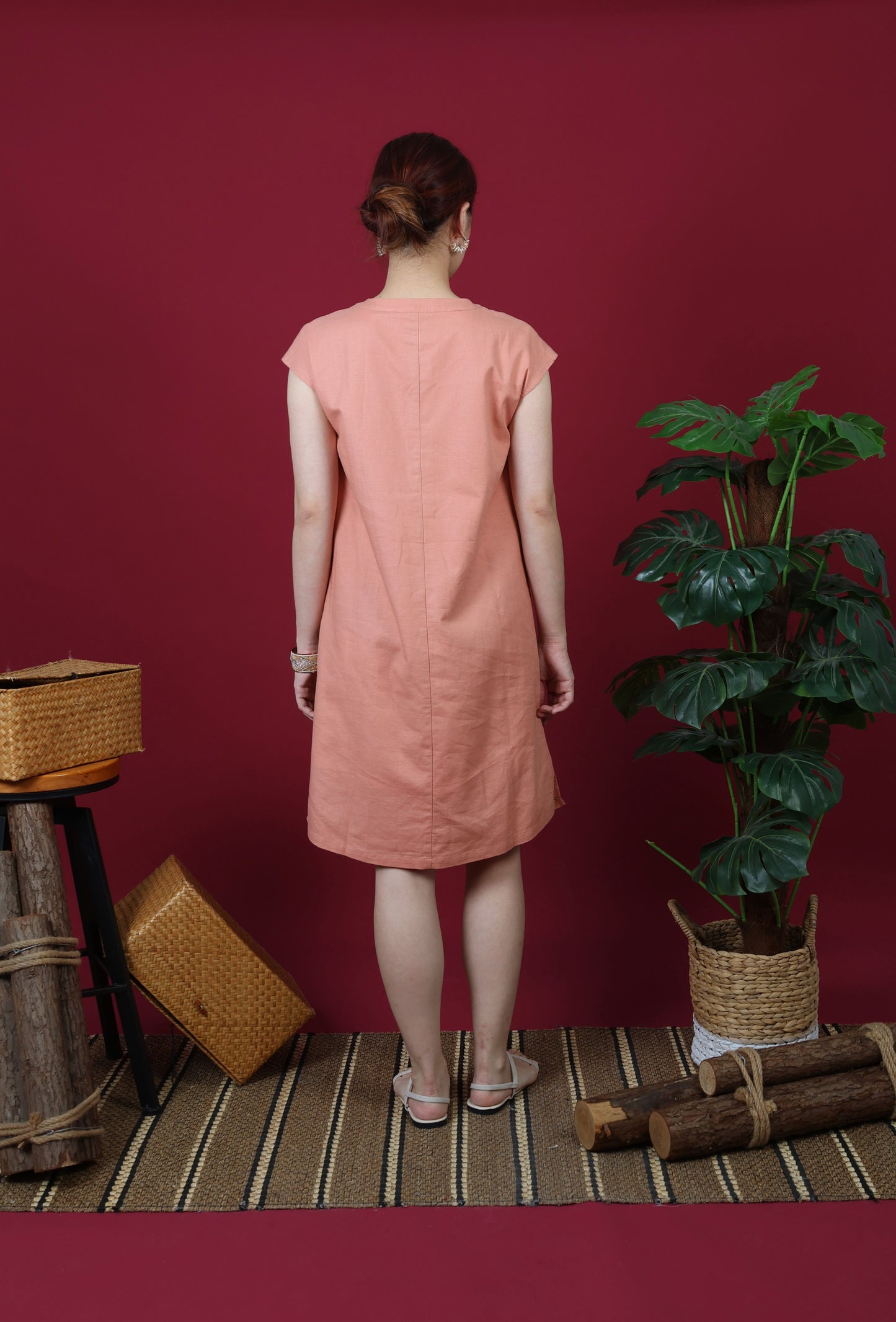 Sleeveless Mandarin Collar
