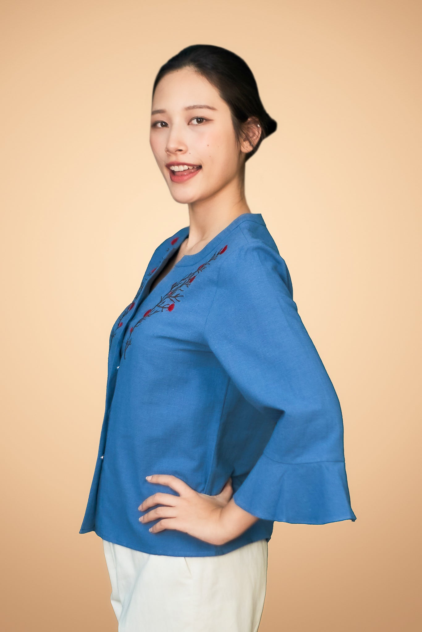 Embroidered 3/4 Sleeve Top